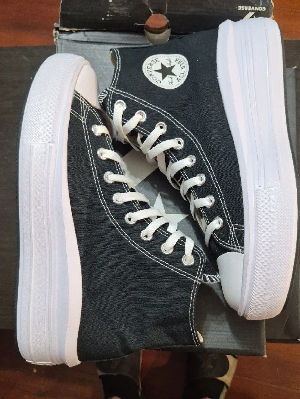 Converse Women's Chuck Taylor High Top Platform Sneaker (2020) W11 NEW W/BOX